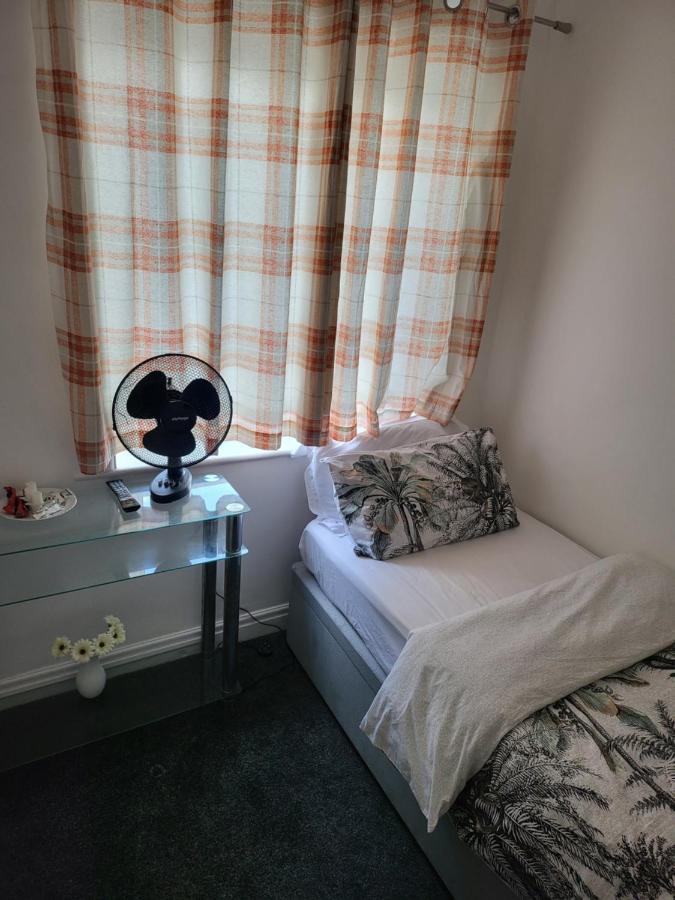 Appartamento Petal Rm3 Leeds  Esterno foto